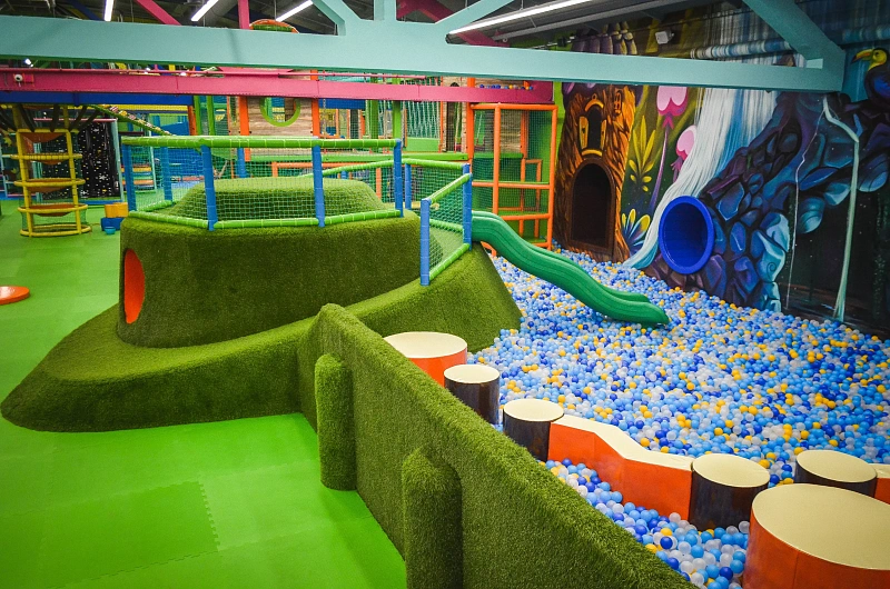 Территория ярких аттракционов